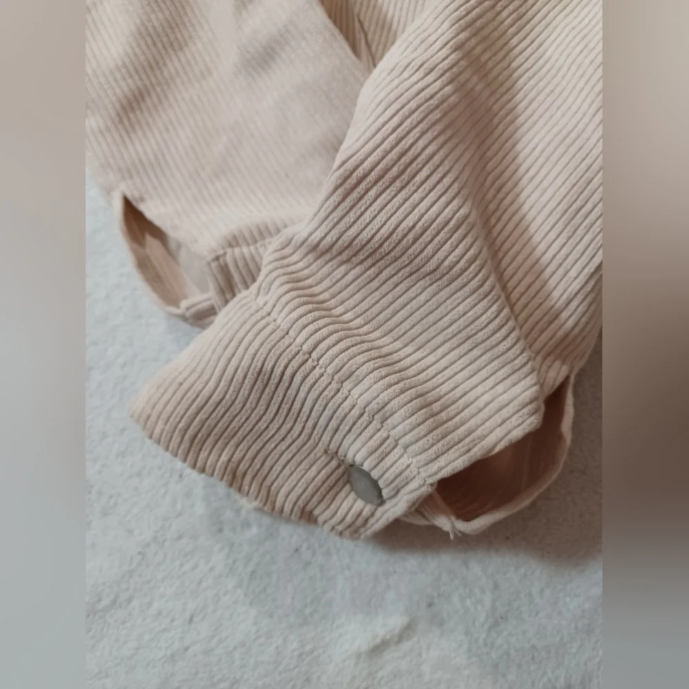 Like new cropped corduroy jacket - Picture 9 of 11